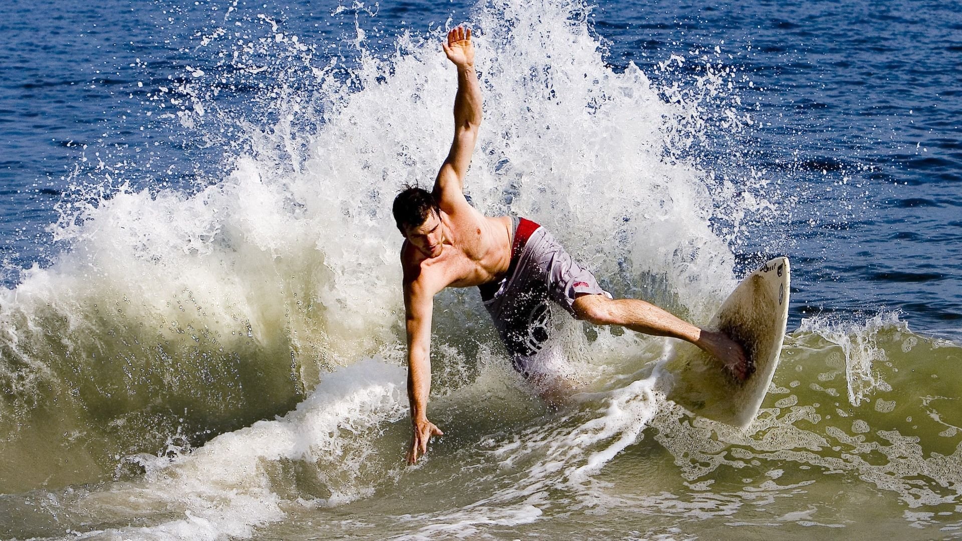 迪巴拉爆发，威尔士淘汰赛过关哥伦比亚，足球世界里的错位与可能